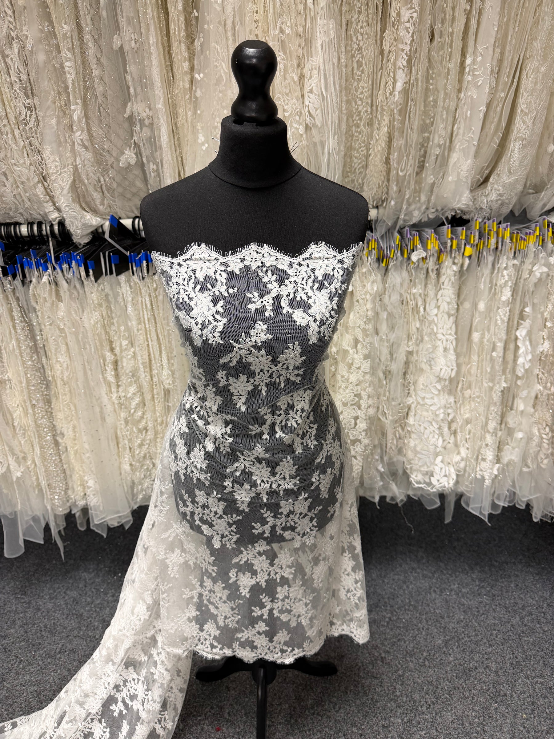 Ivory French Lace - LA2011