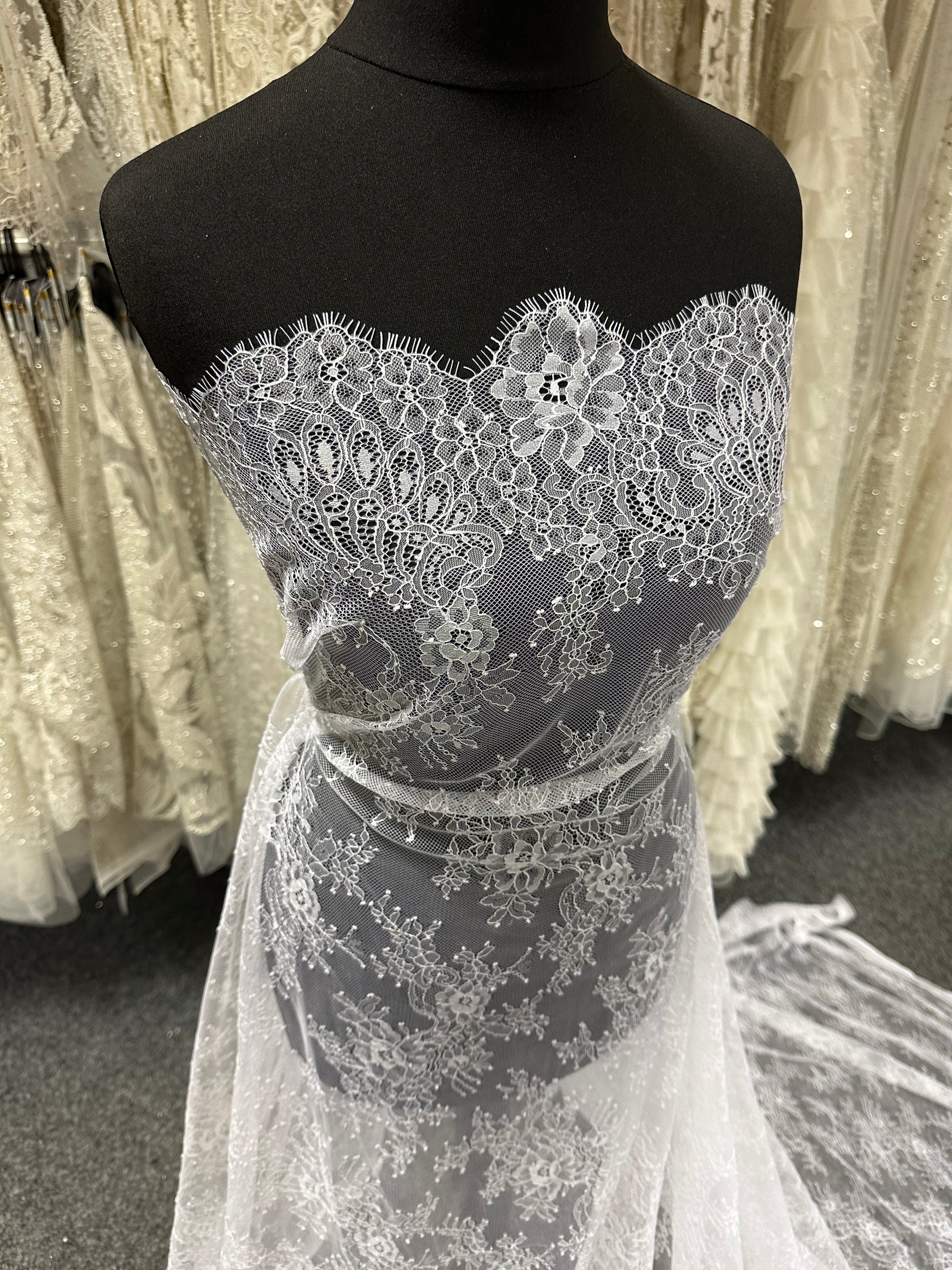 White Raschel Lace - P223