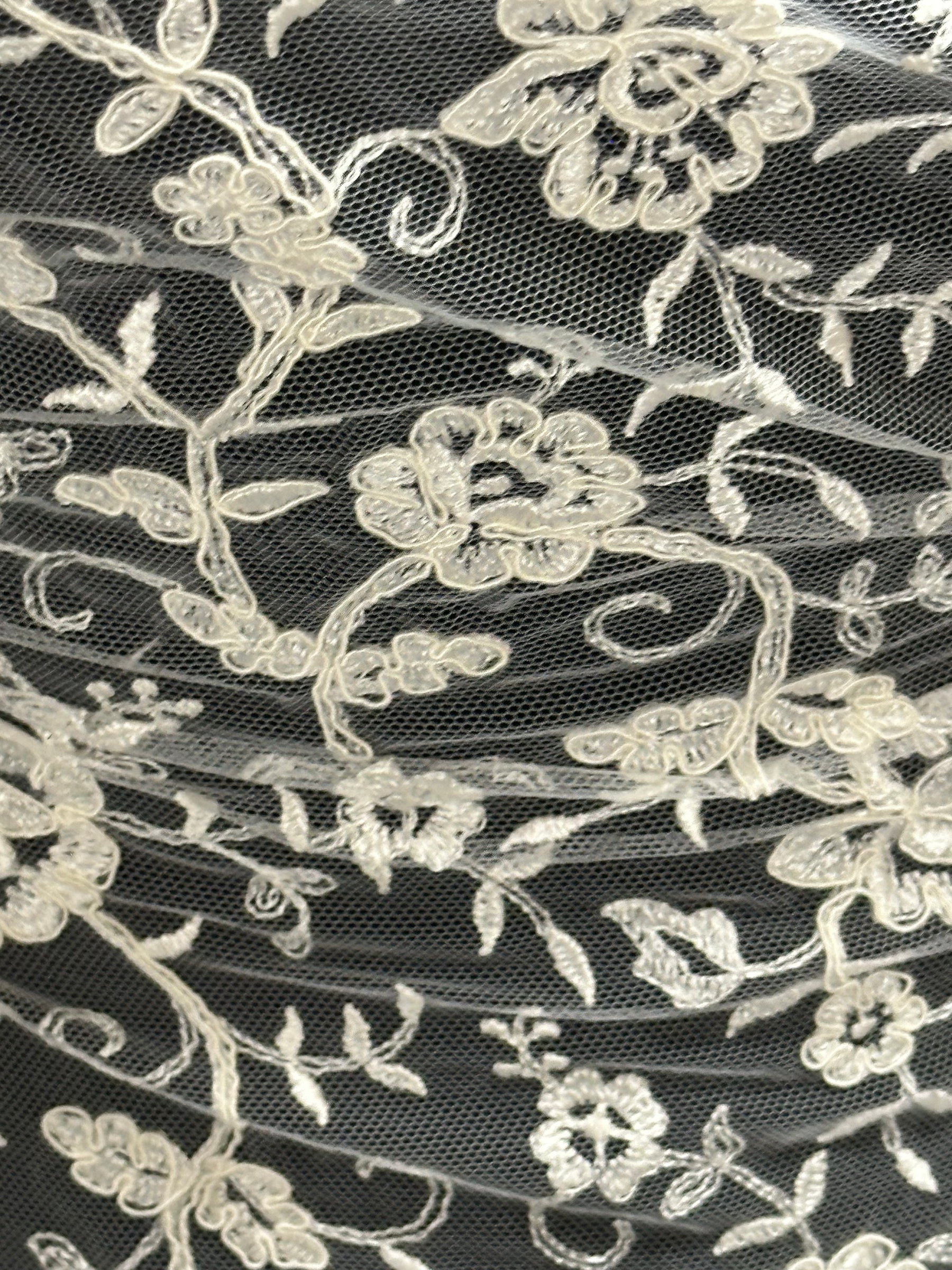 Ivory Corded Embroidery Lace - P430