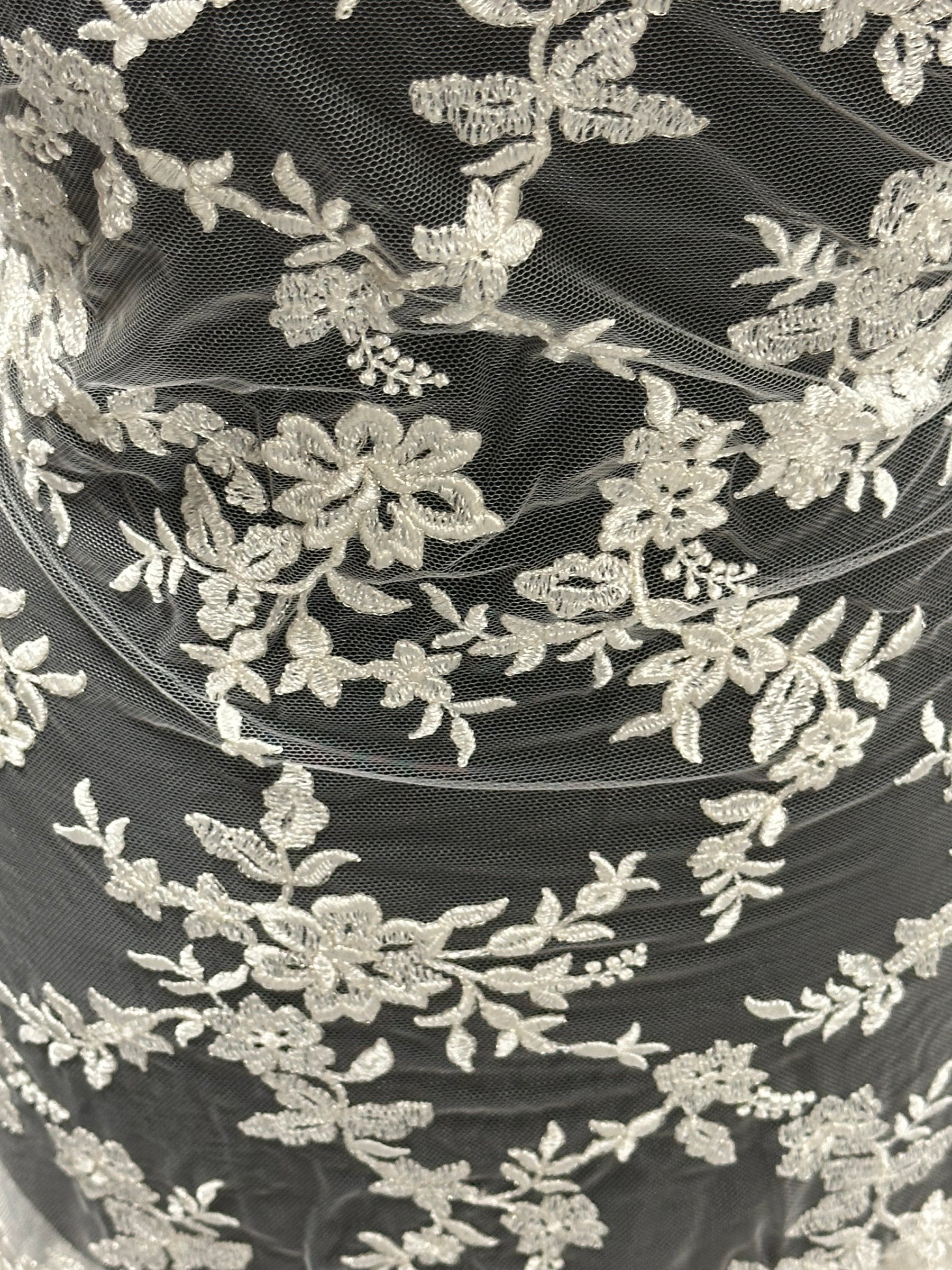 Ivory Embroidered Lace - P651