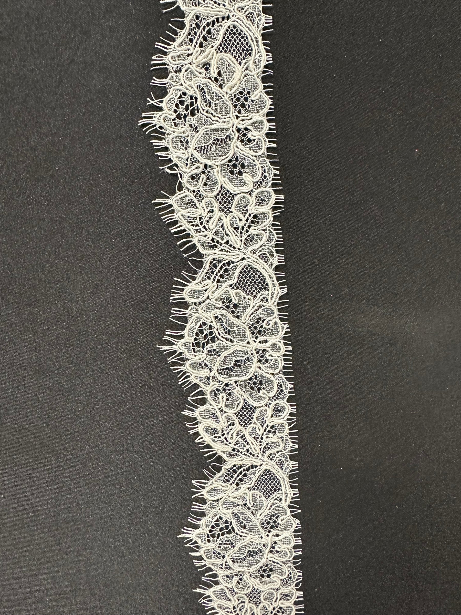 Ivory Corded Dress Trim - T829