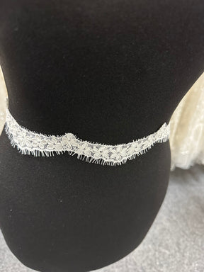 Ivory Corded Lace Trim - T683