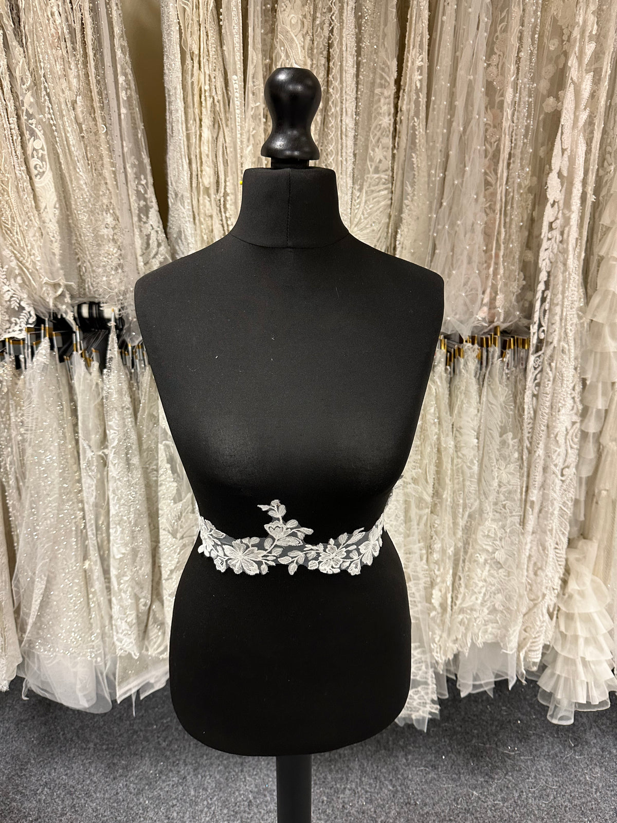 Ivory Flower Trim - EF4024