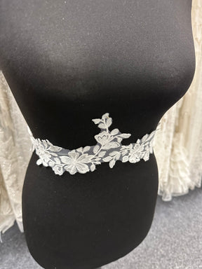 Ivory Flower Trim - EF4024