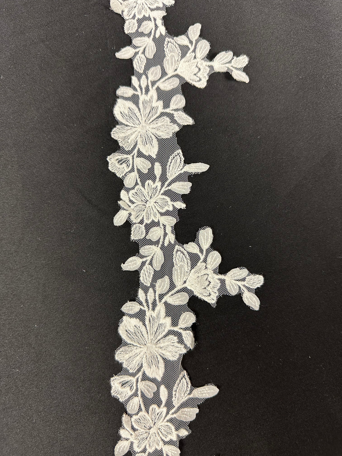 Ivory Flower Trim - EF4024