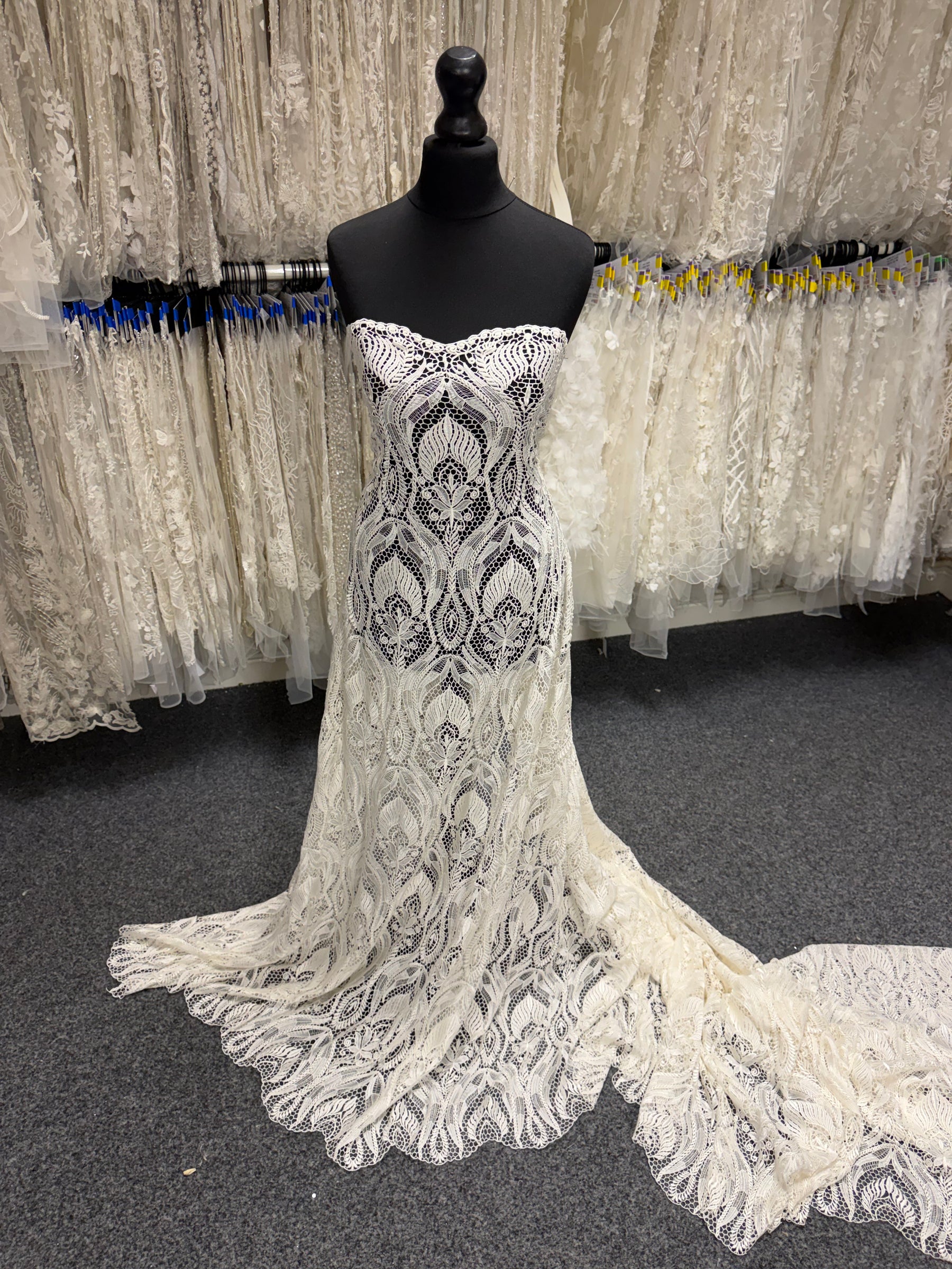 Ivory Guipure Lace - LB2006