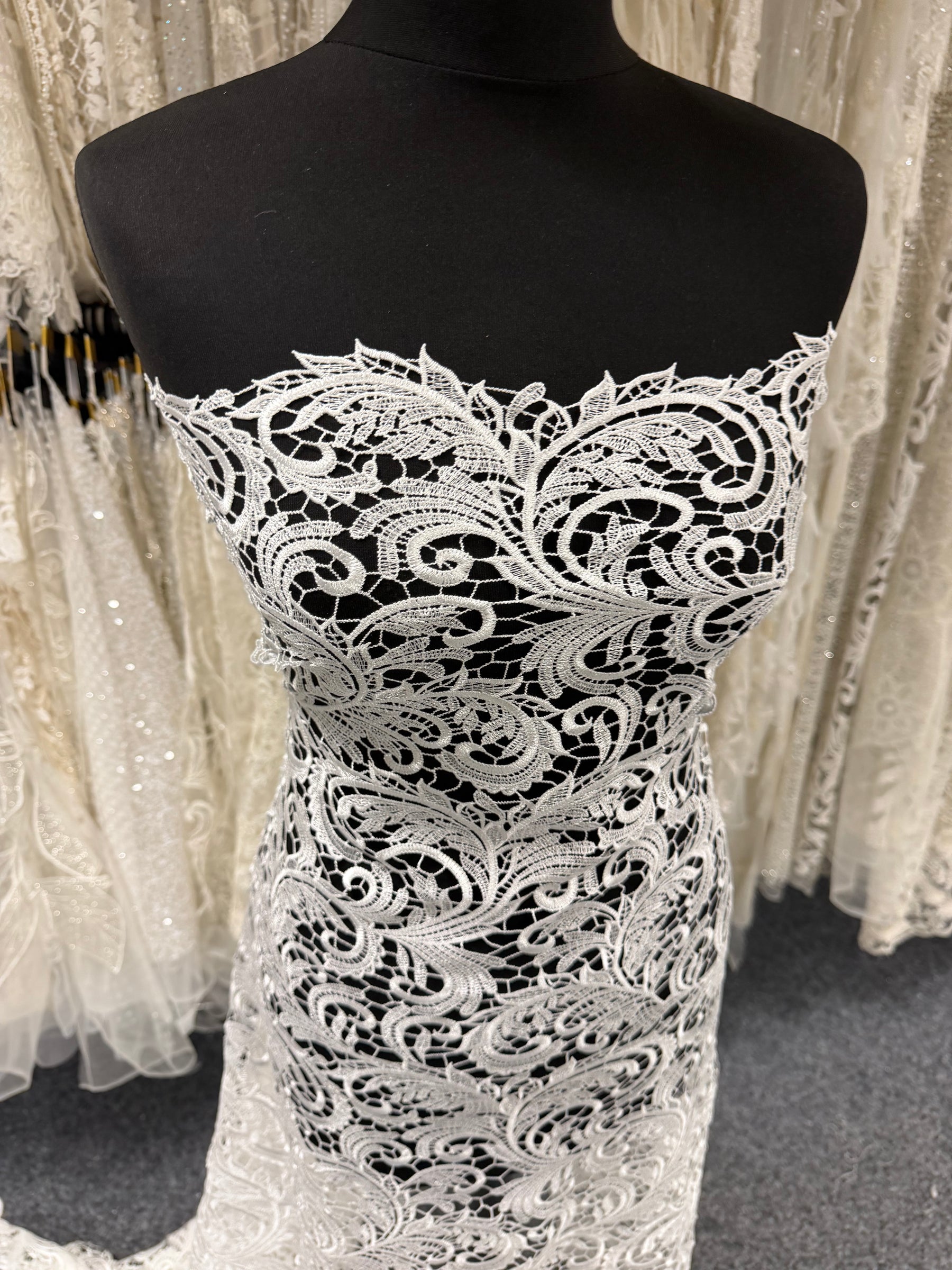 Ivory Guipure Lace - LB2004