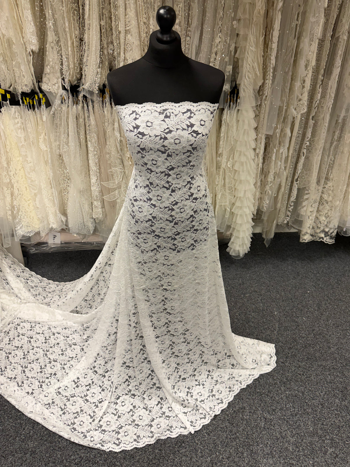 Pale Ivory Floral Lace - P199
