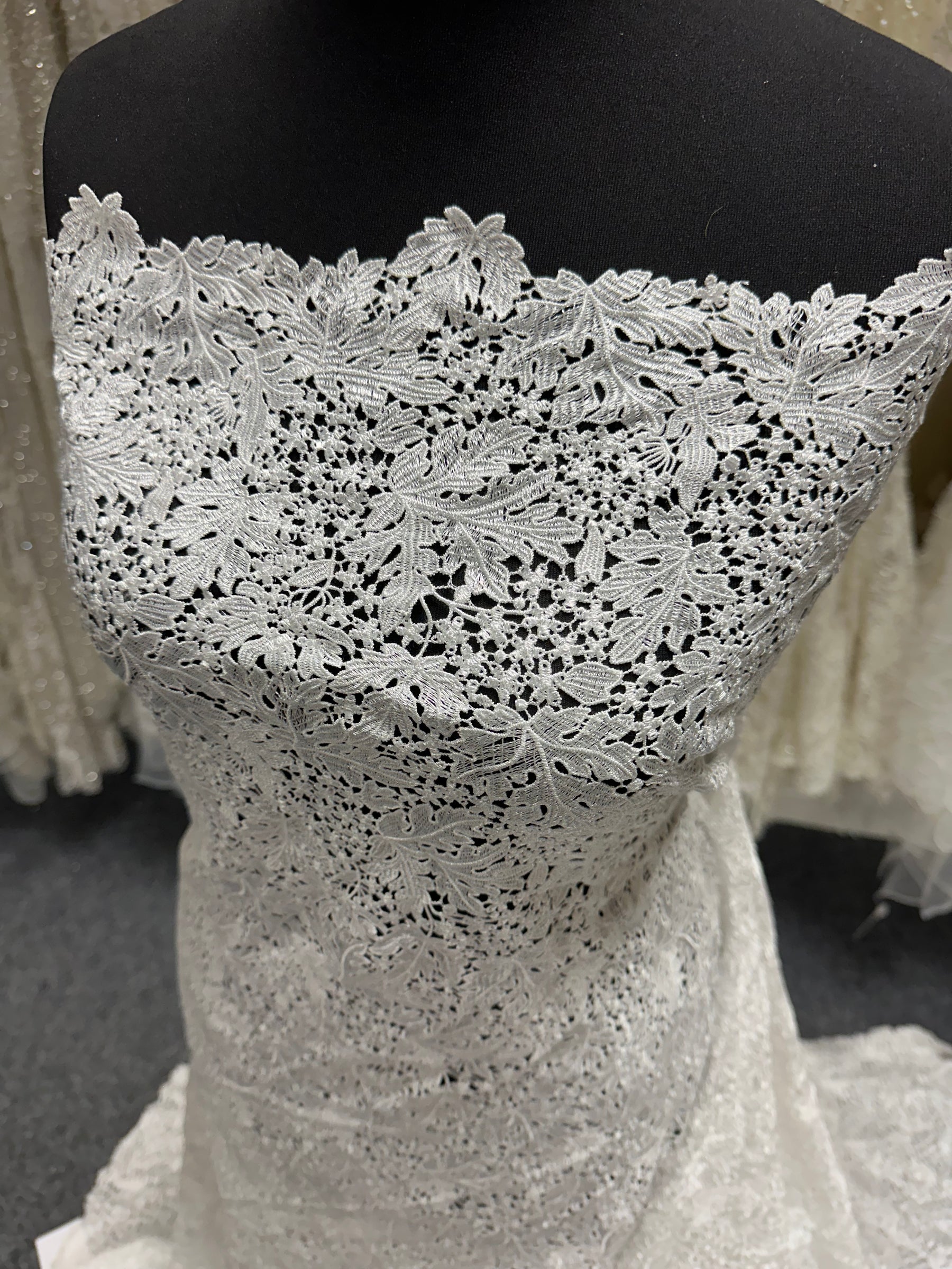 Ivory Guipure Lace - LB2016