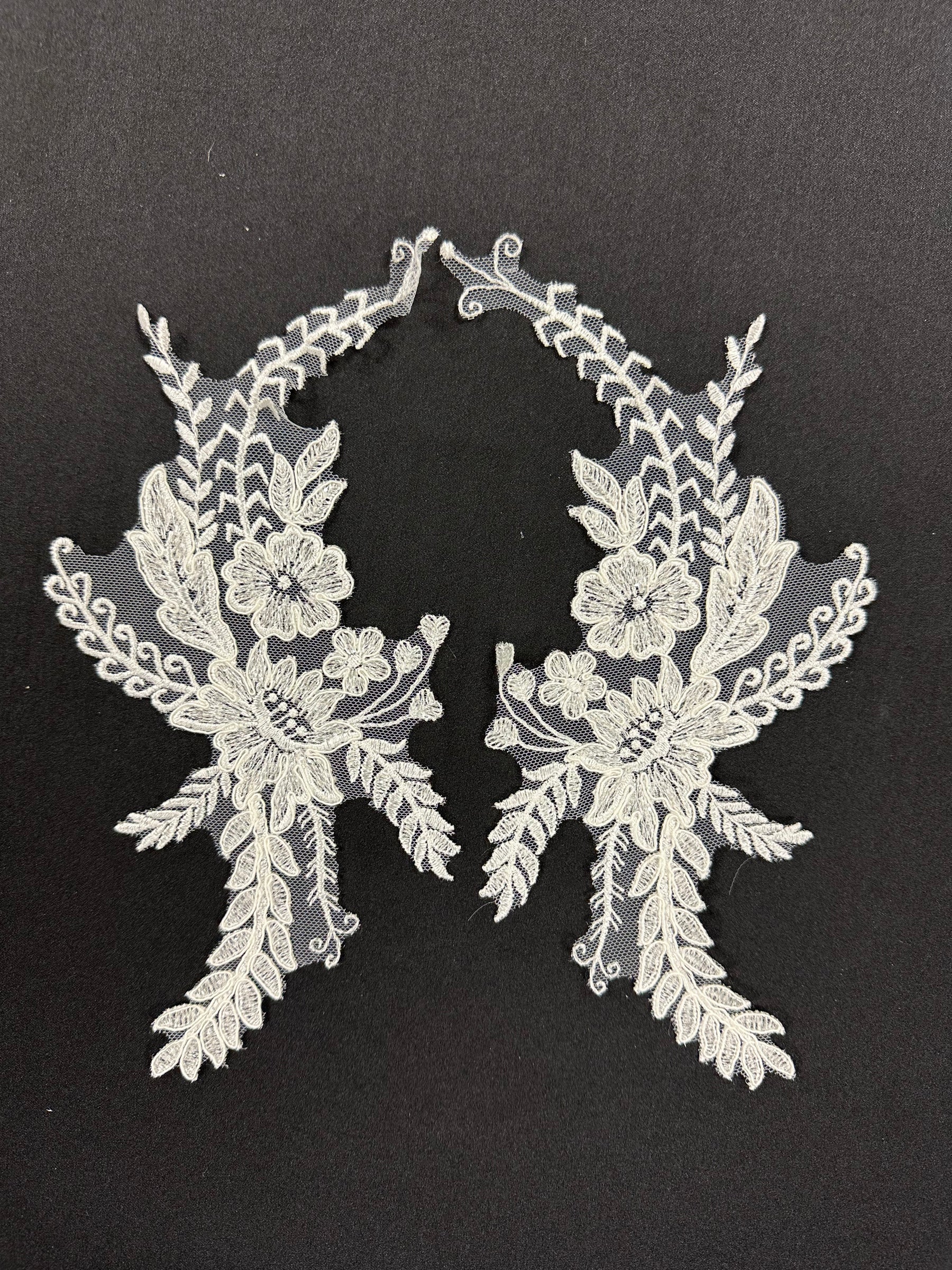 Ivory Sequin Appliques - MT6002