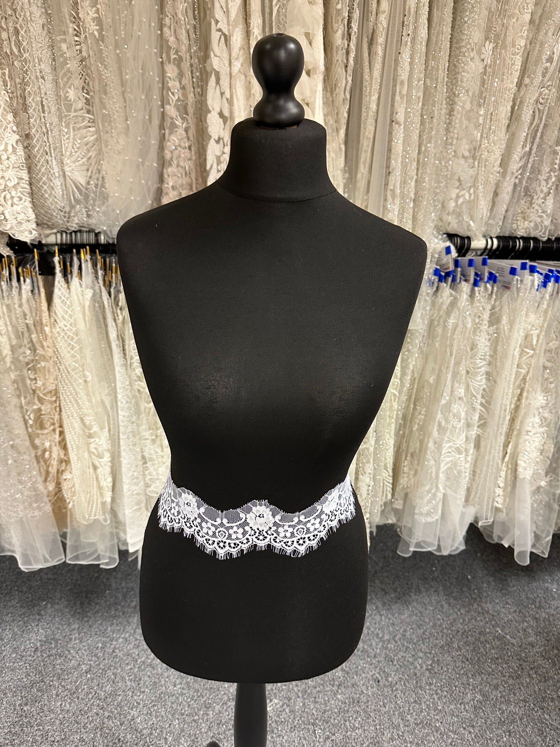 White Lace Trim - EF4010