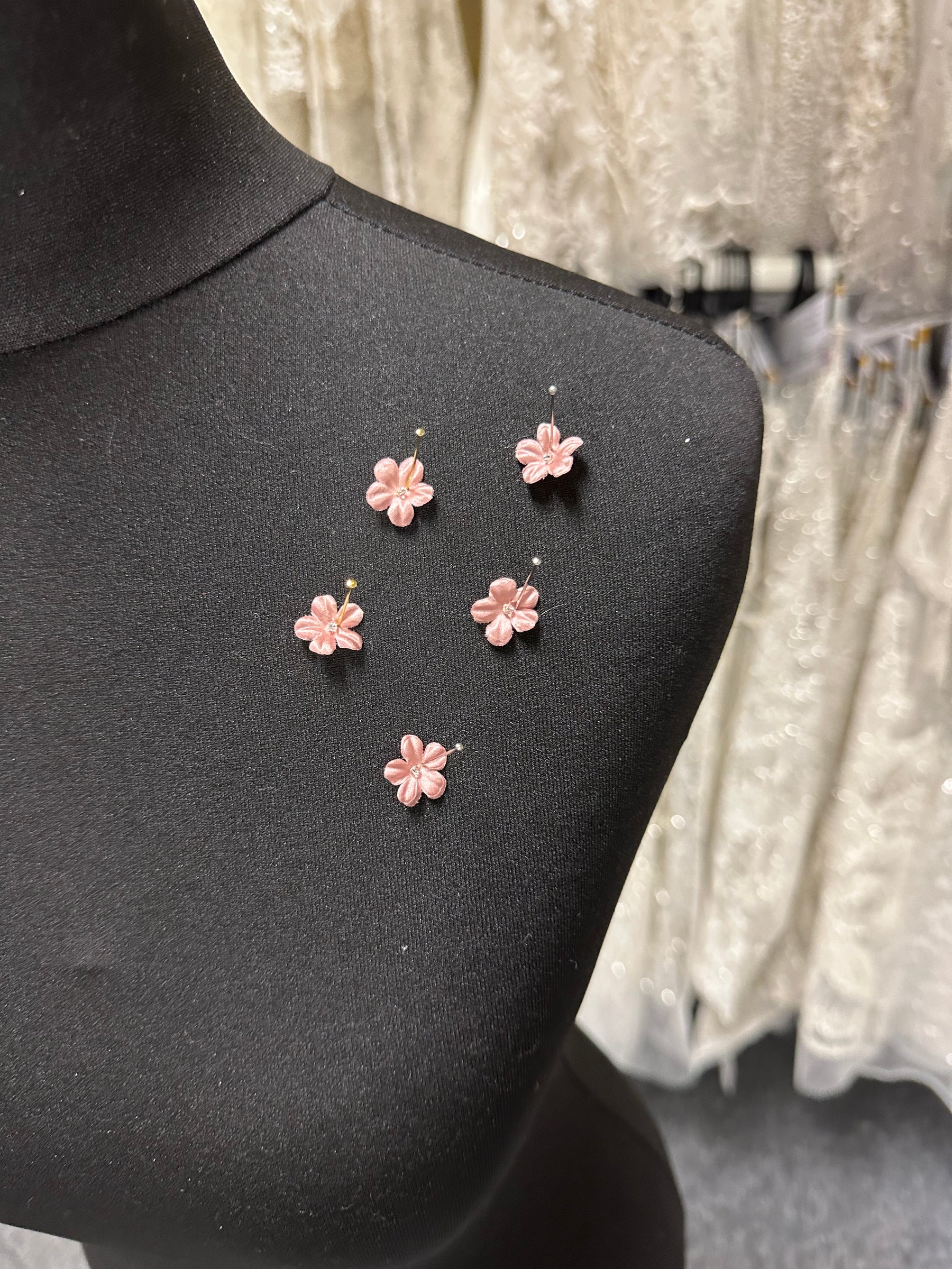 Light Rose Laser Cut Flowers - M11 (Bag of 144)