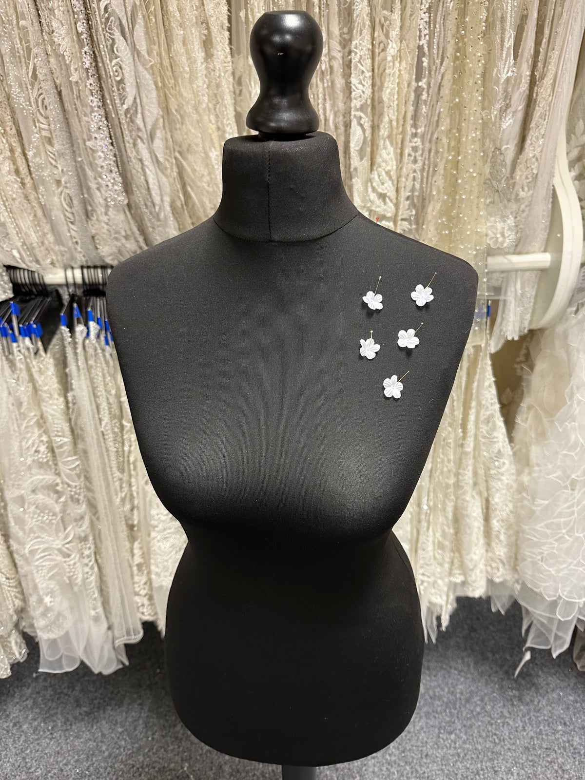 White Laser Cut Flowers - M11 (Bag of 144)