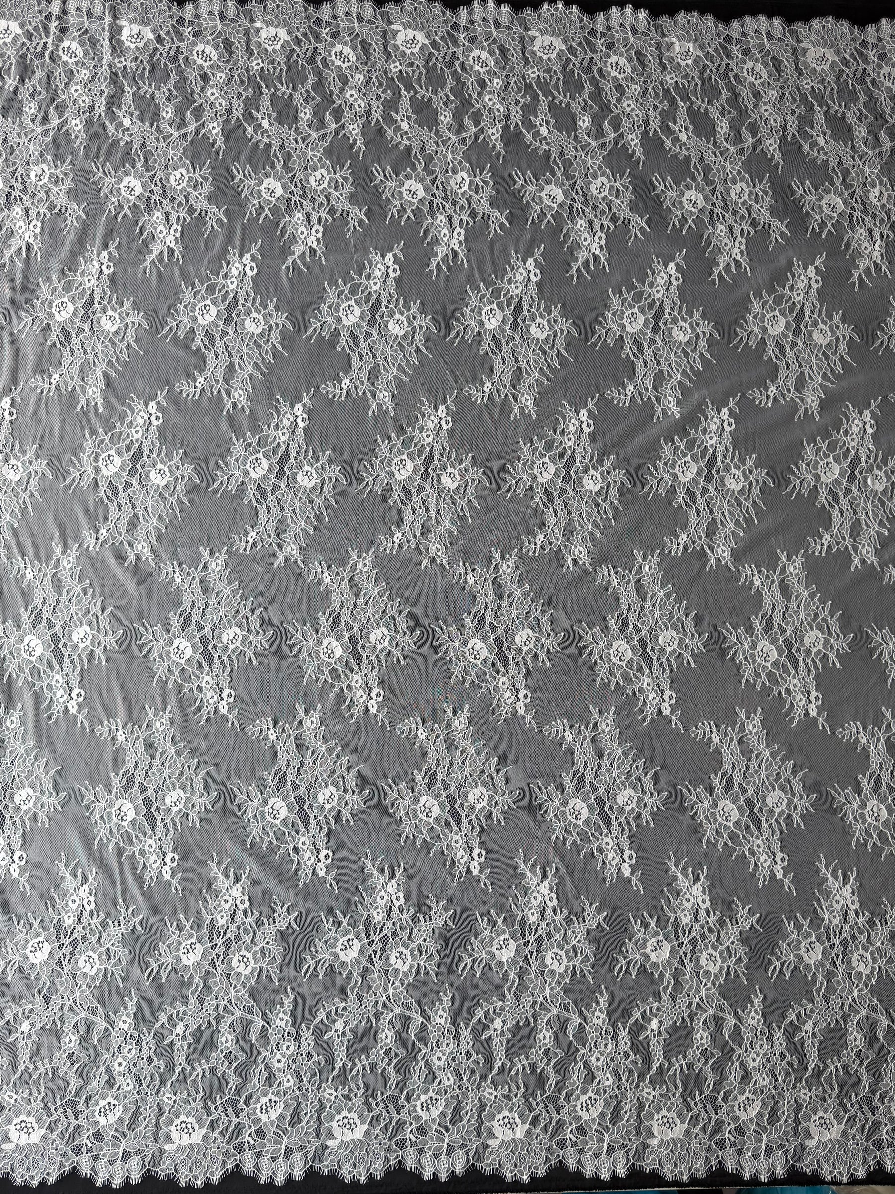 Ivory Leavers Lace - P873