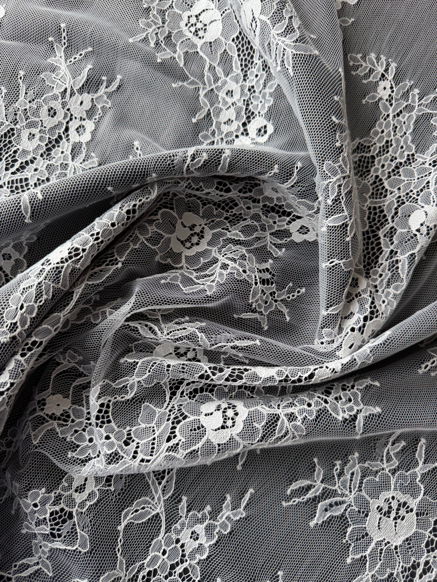 Ivory Leavers Lace - P873