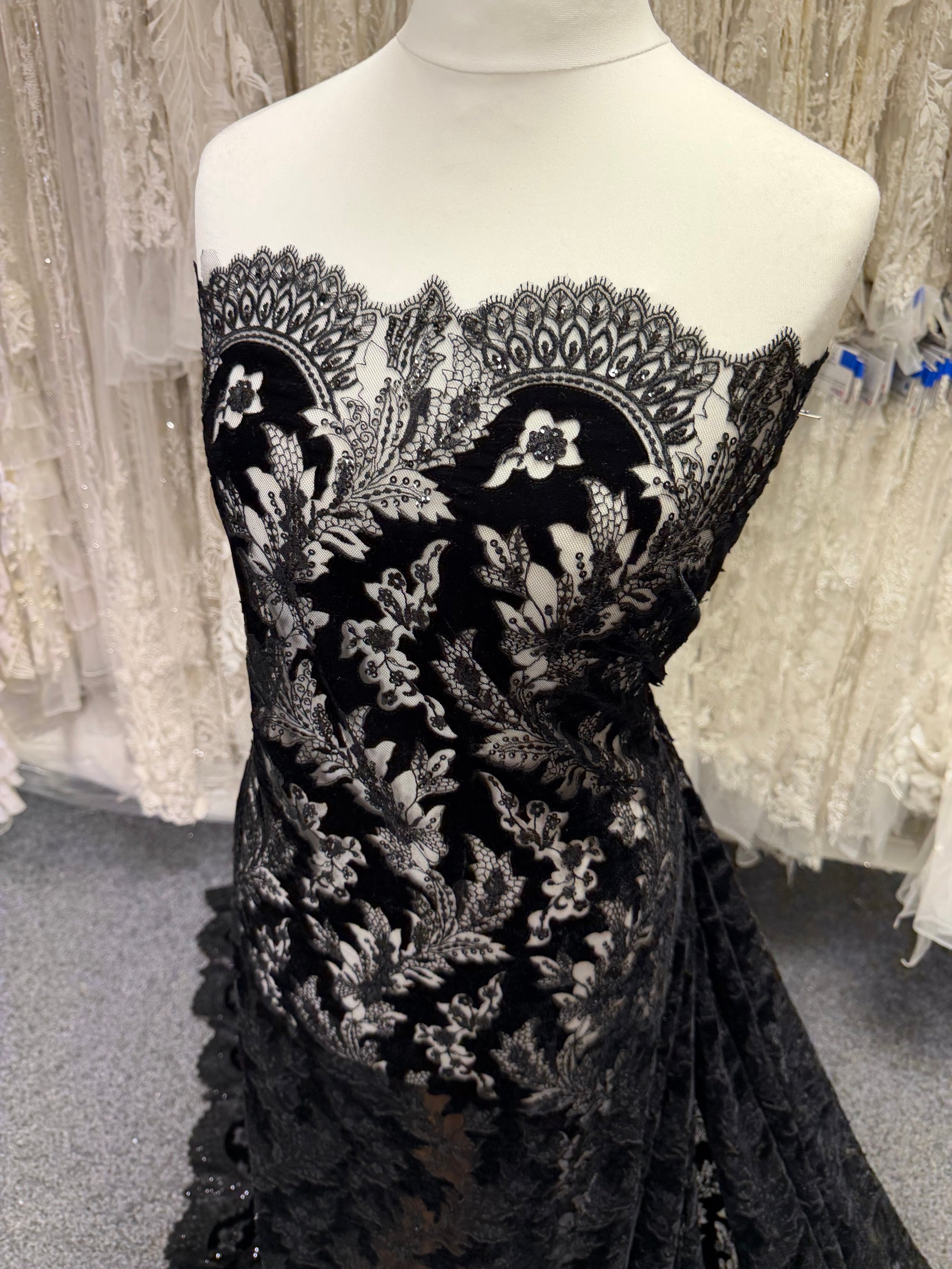 Black 3D Velvet Lace - EB3023