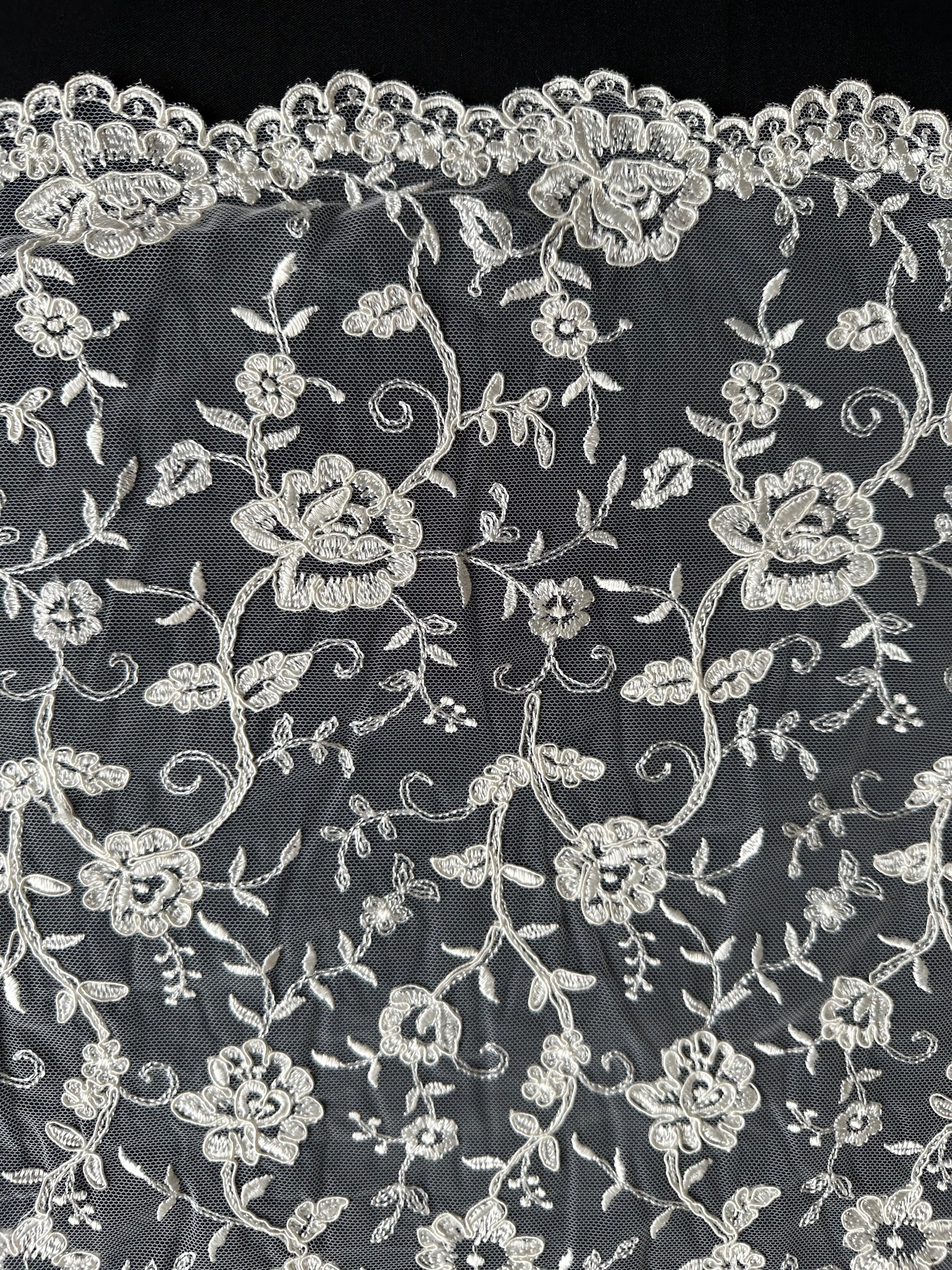 Ivory Corded Embroidery Lace - P430