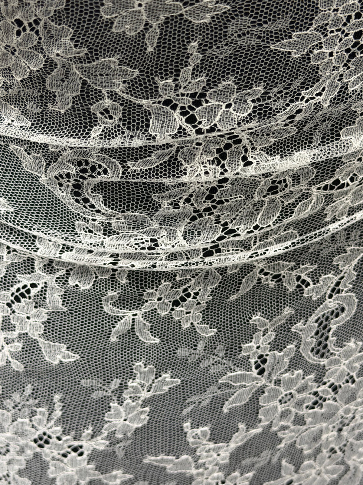 Ivory Chantilly Lace - Diallo