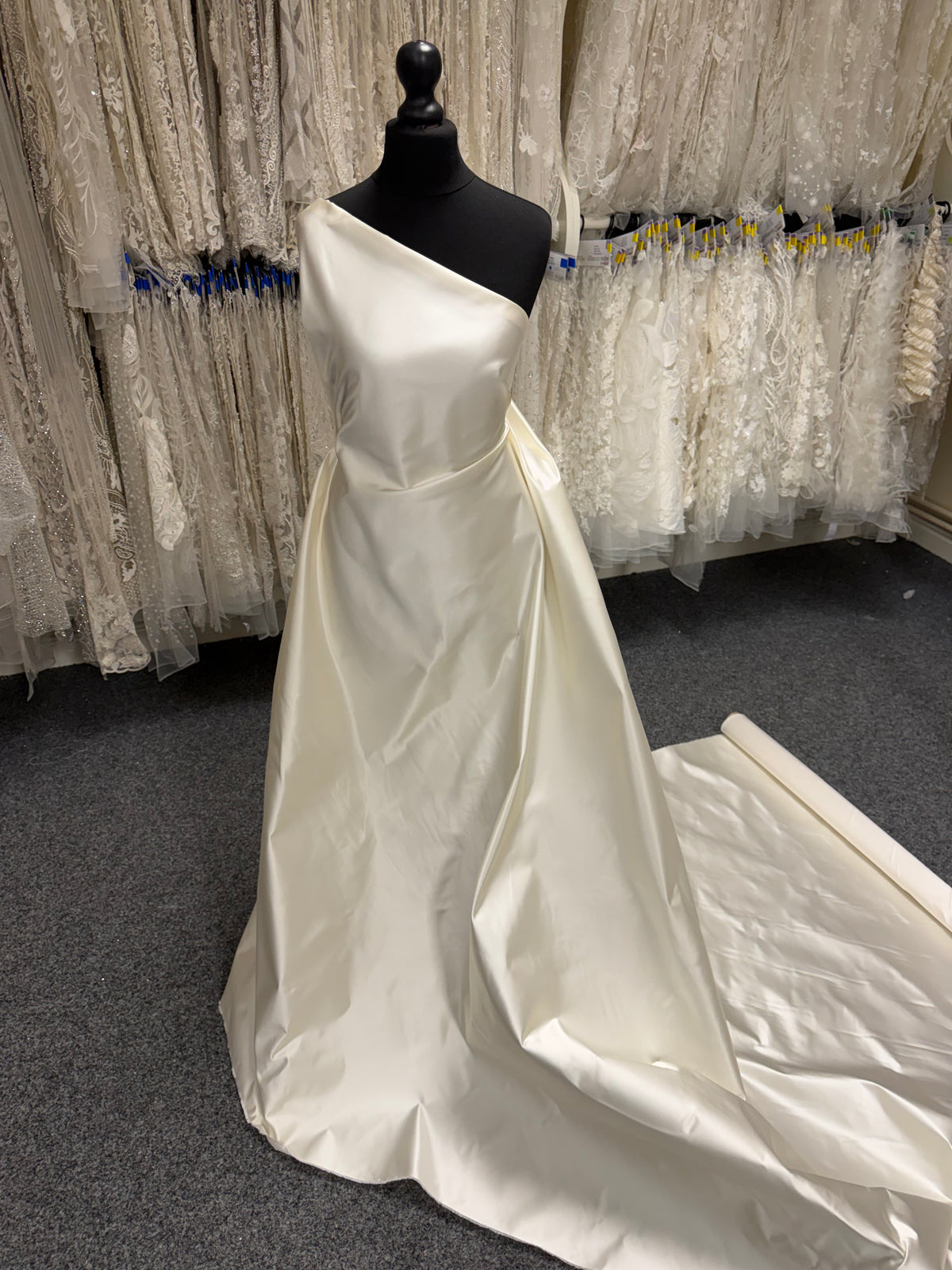 Pale Ivory Silk Duchess Satin - P755