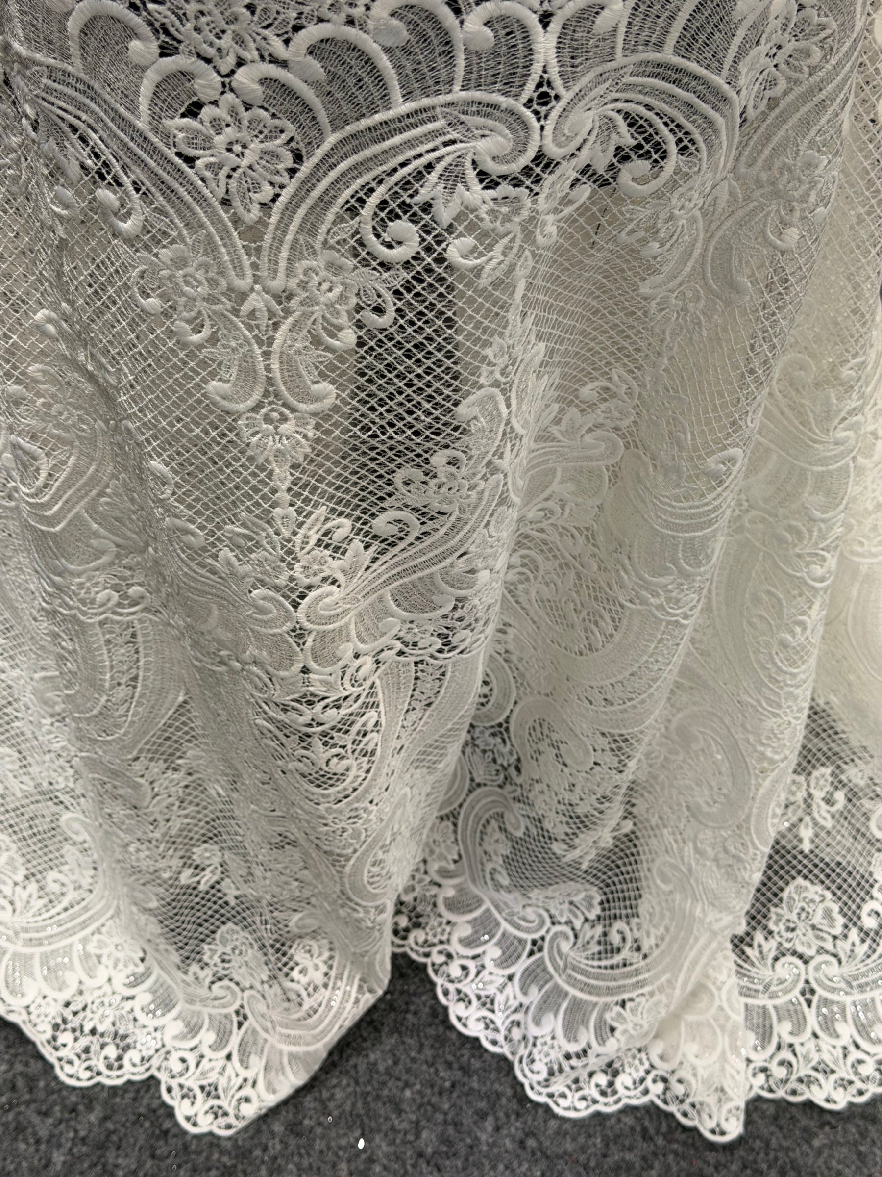 Ivory Sequin Guipure Lace - LB4002