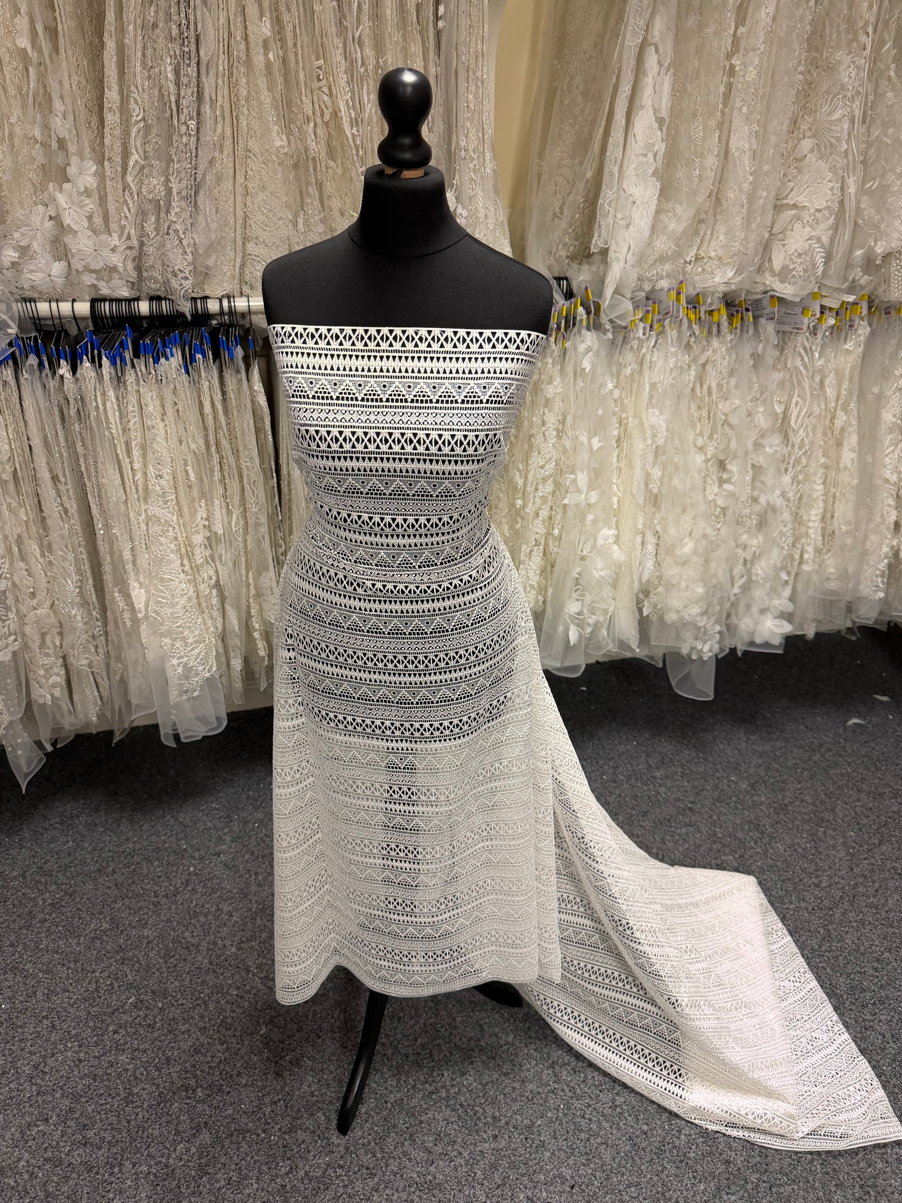 Ivory Guipure Lace - LB2010