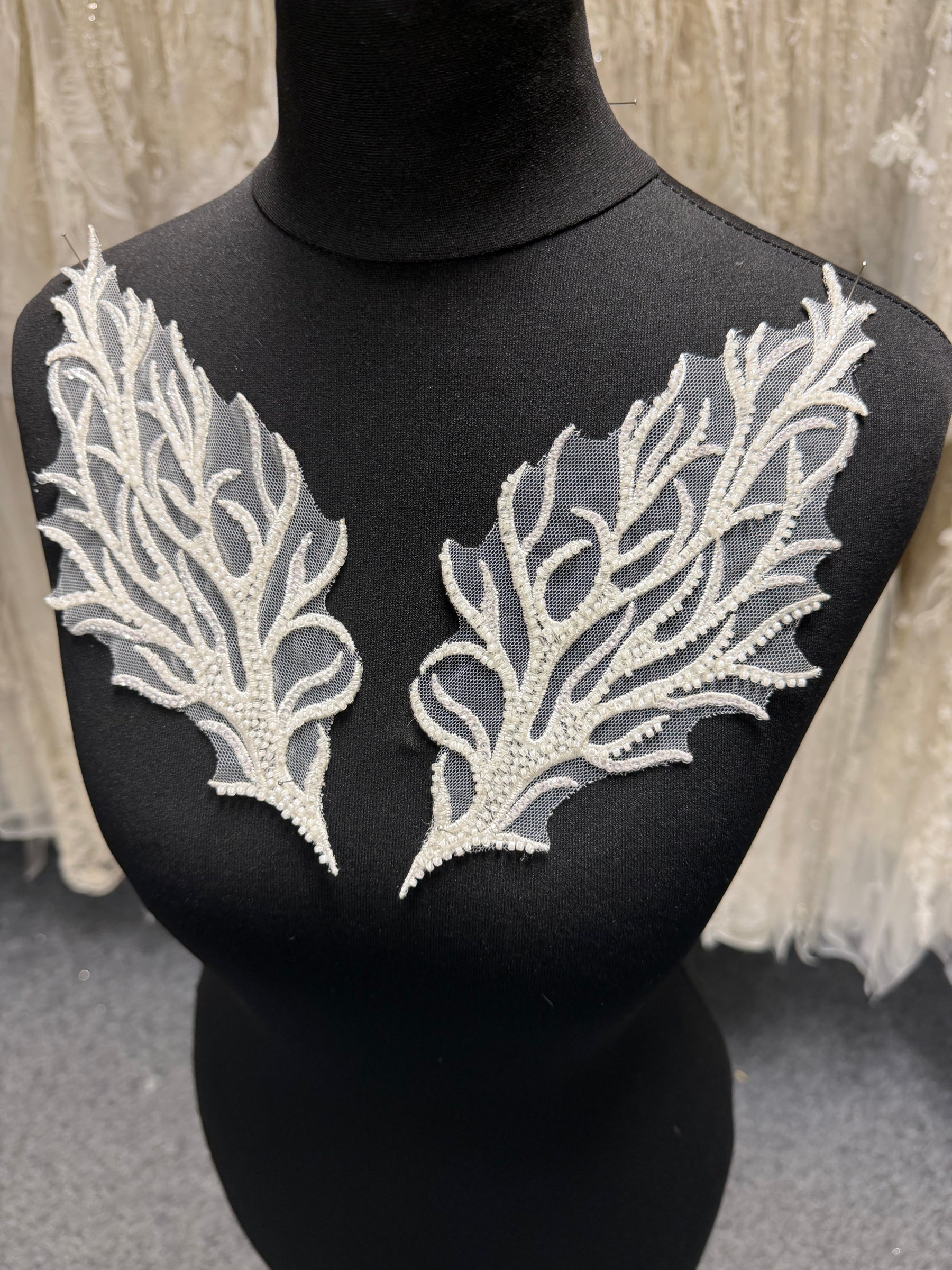 Ivory Beaded Motif - MT4005