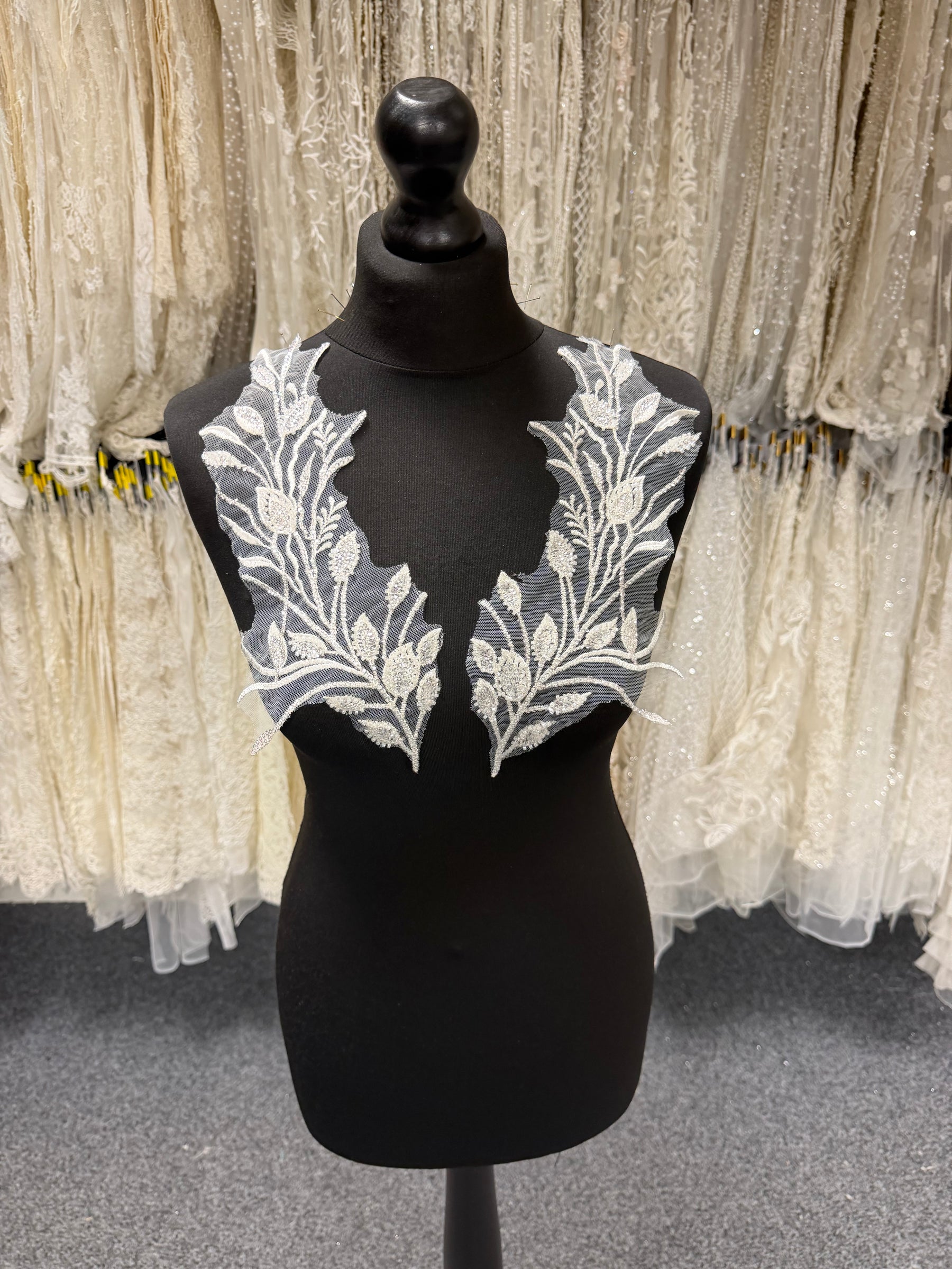 Ivory Beaded Motif - MT4006