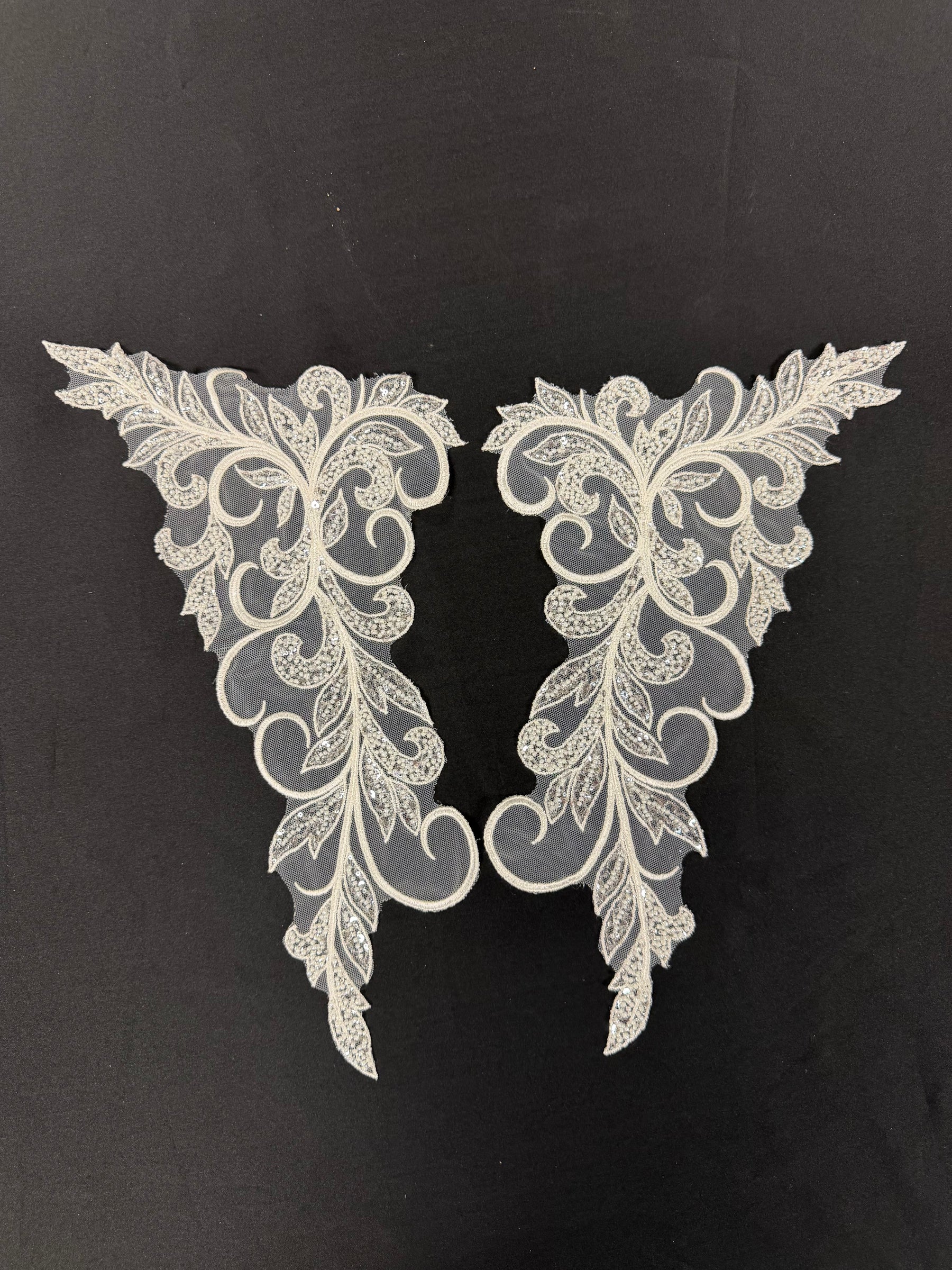 Ivory Beaded Motif - MT4002