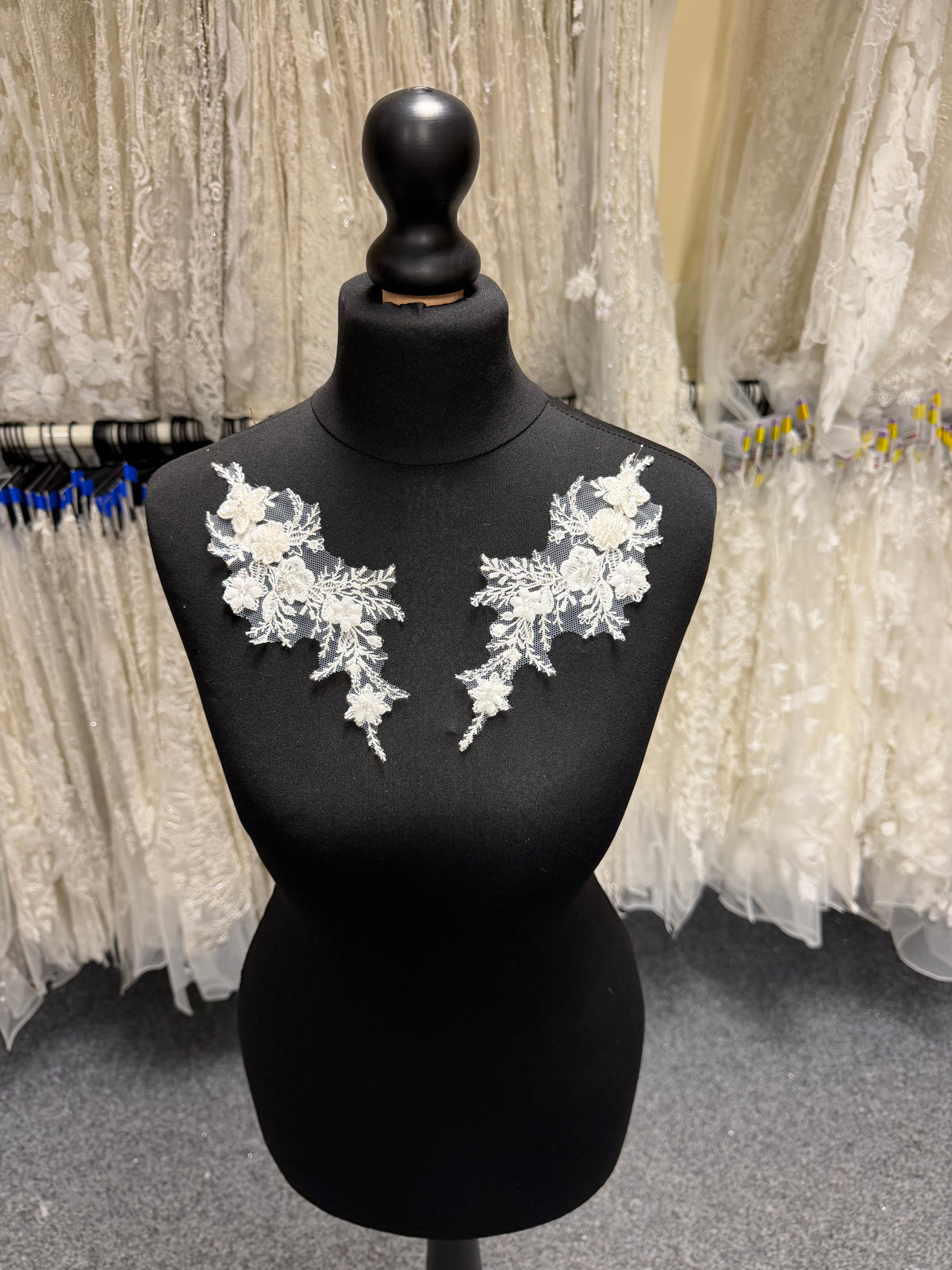 Ivory 3D Beaded Motif - MT4013