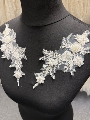 Ivory 3D Beaded Motif - MT4013