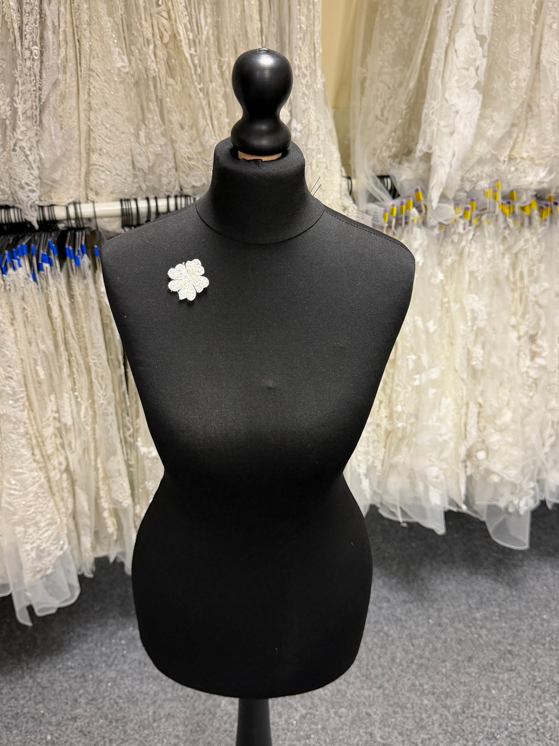 Ivory Beaded Motif - MT3005