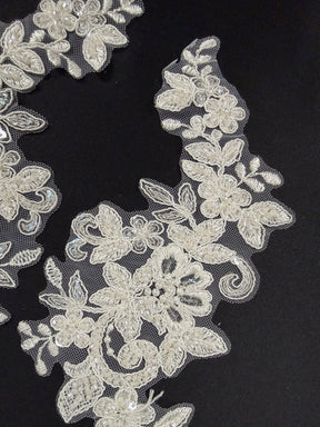 Ivory Beaded Motif - MT4017