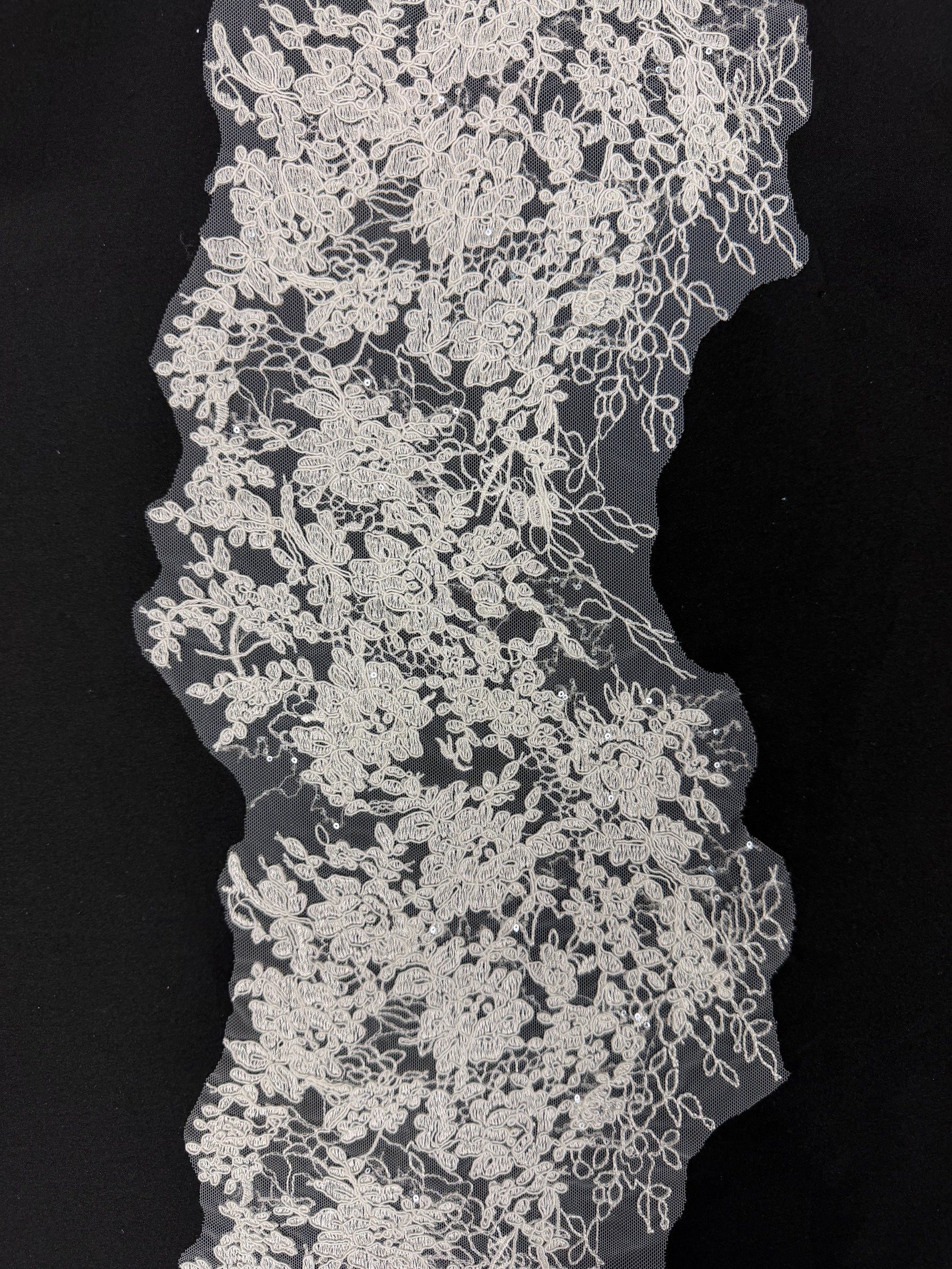 Ivory Corded Lace Trim - Darko