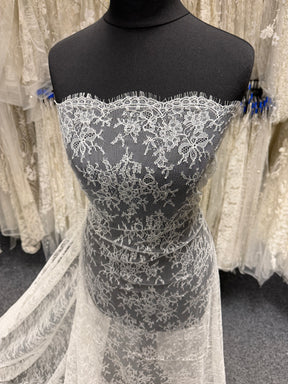 Ivory Chantilly Lace - Zubi