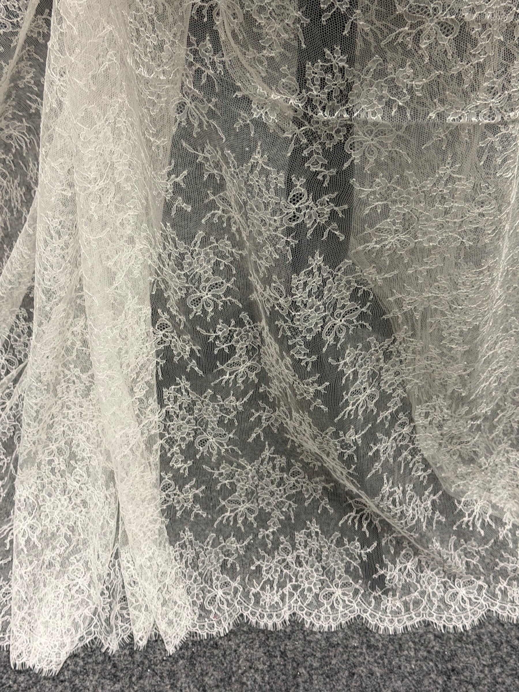Ivory Chantilly Lace - Zubi