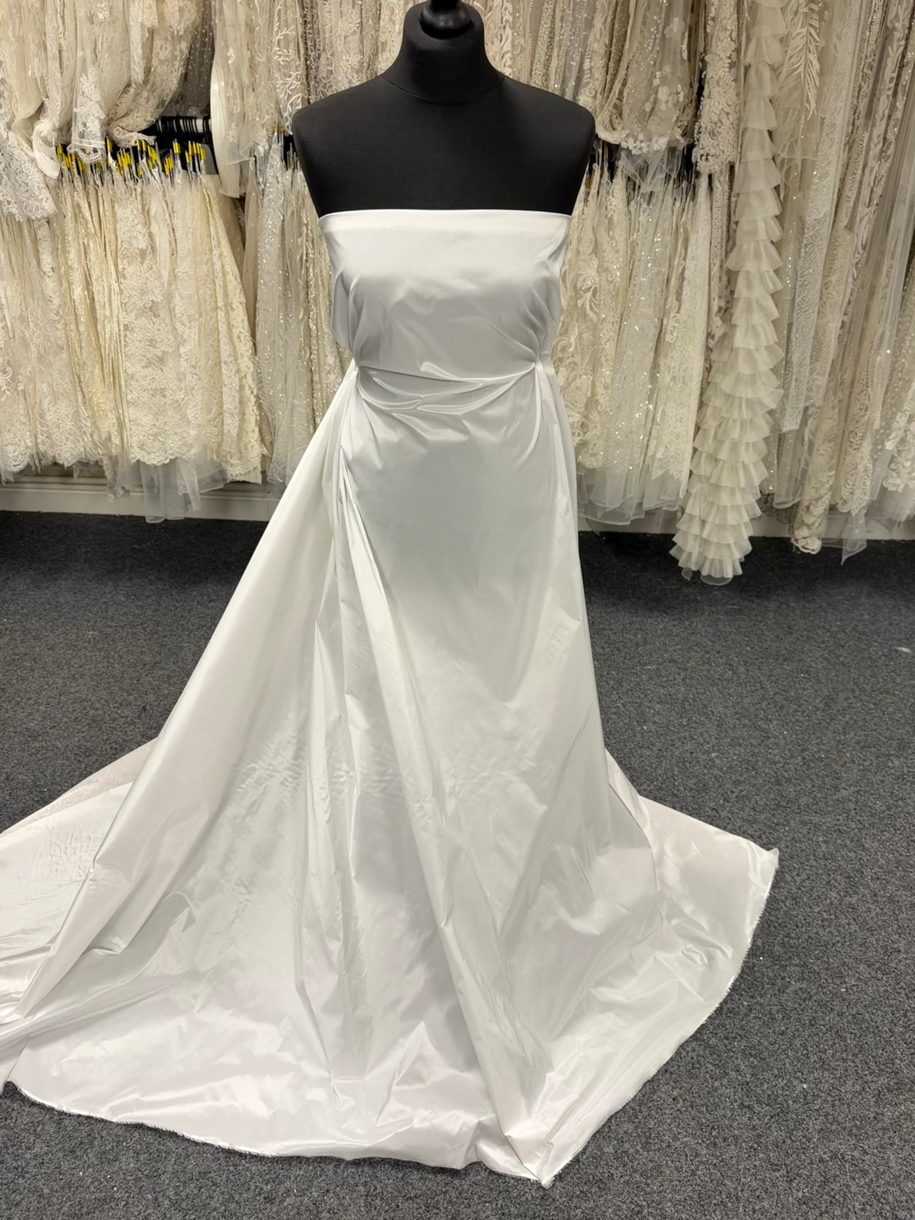 Pale Ivory Polyester Taffeta - P599