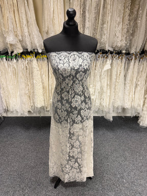 Ivory Chantilly Lace - LA2010
