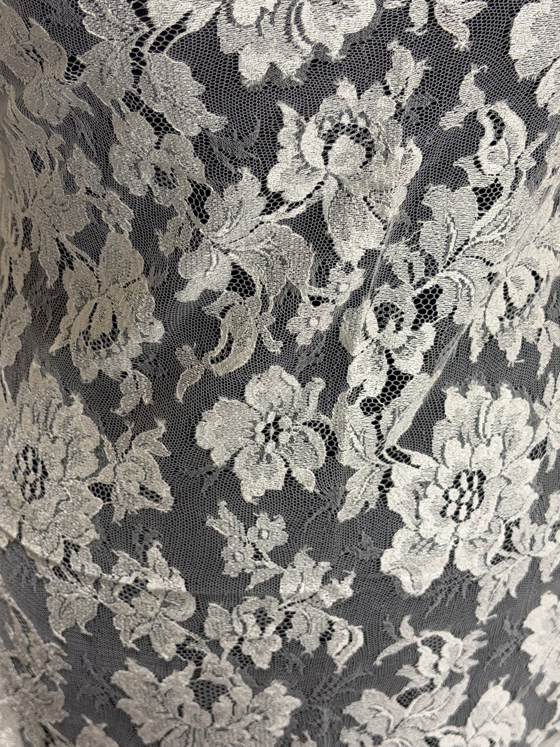 Ivory Chantilly Lace - LA2010