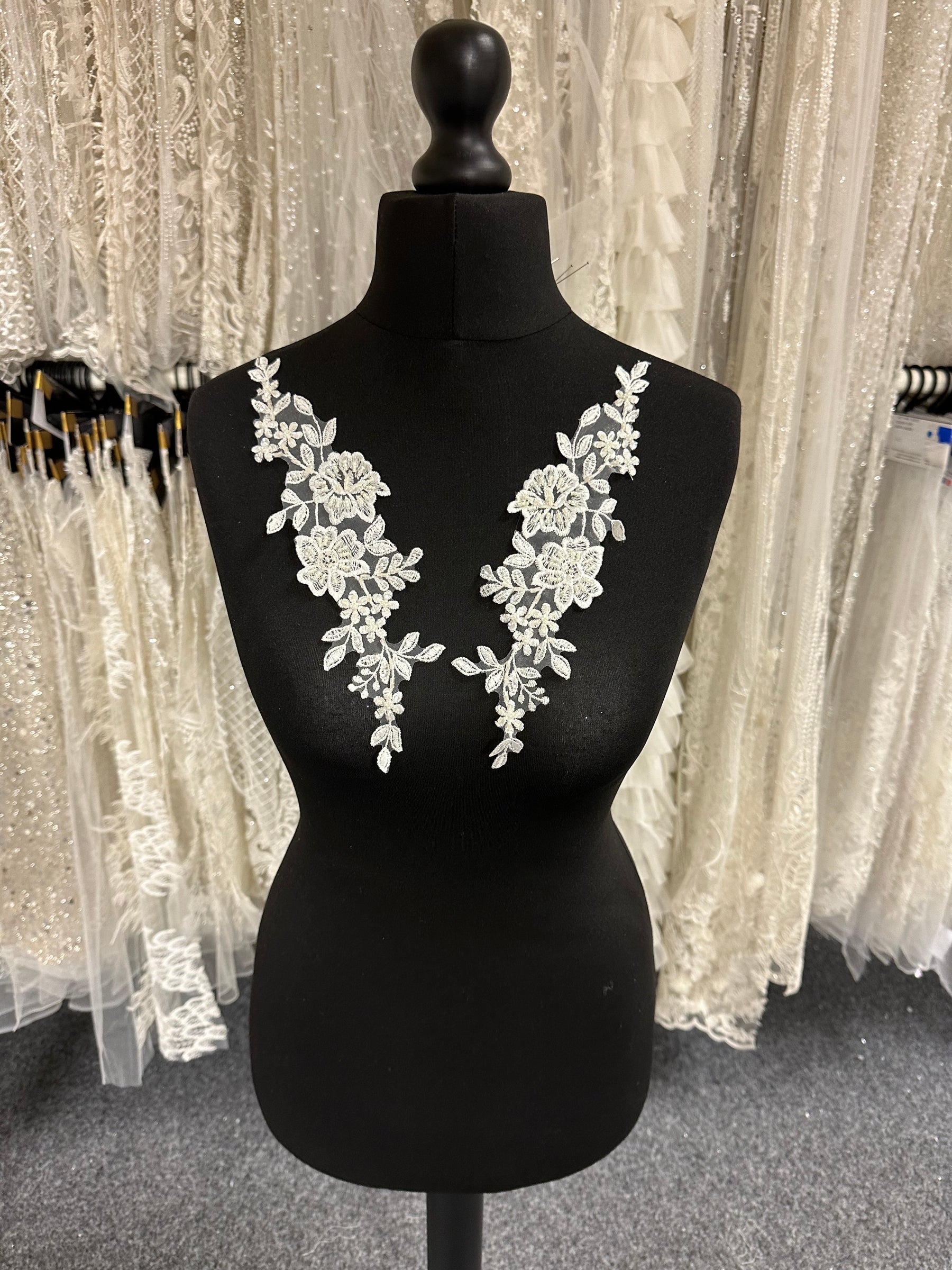 Ivory Beaded Lace Appliques - T69