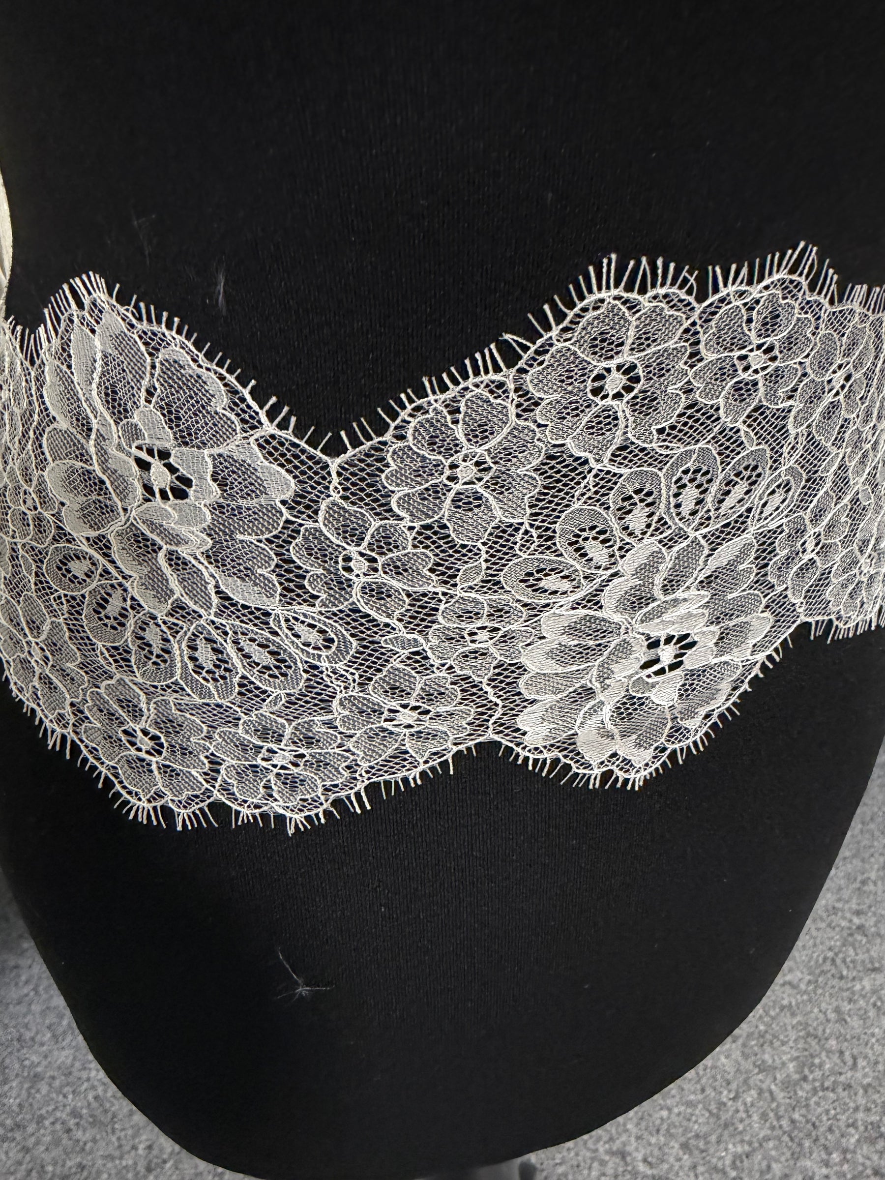 Ivory Raschel Lace Trim - T645