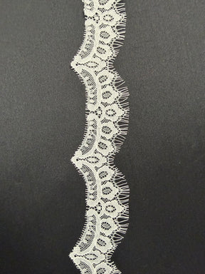 Ivory Lace Edging - T574