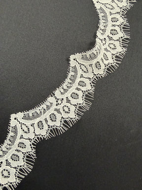Ivory Lace Edging - T574