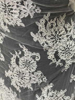 Ivory Corded Lace - P655