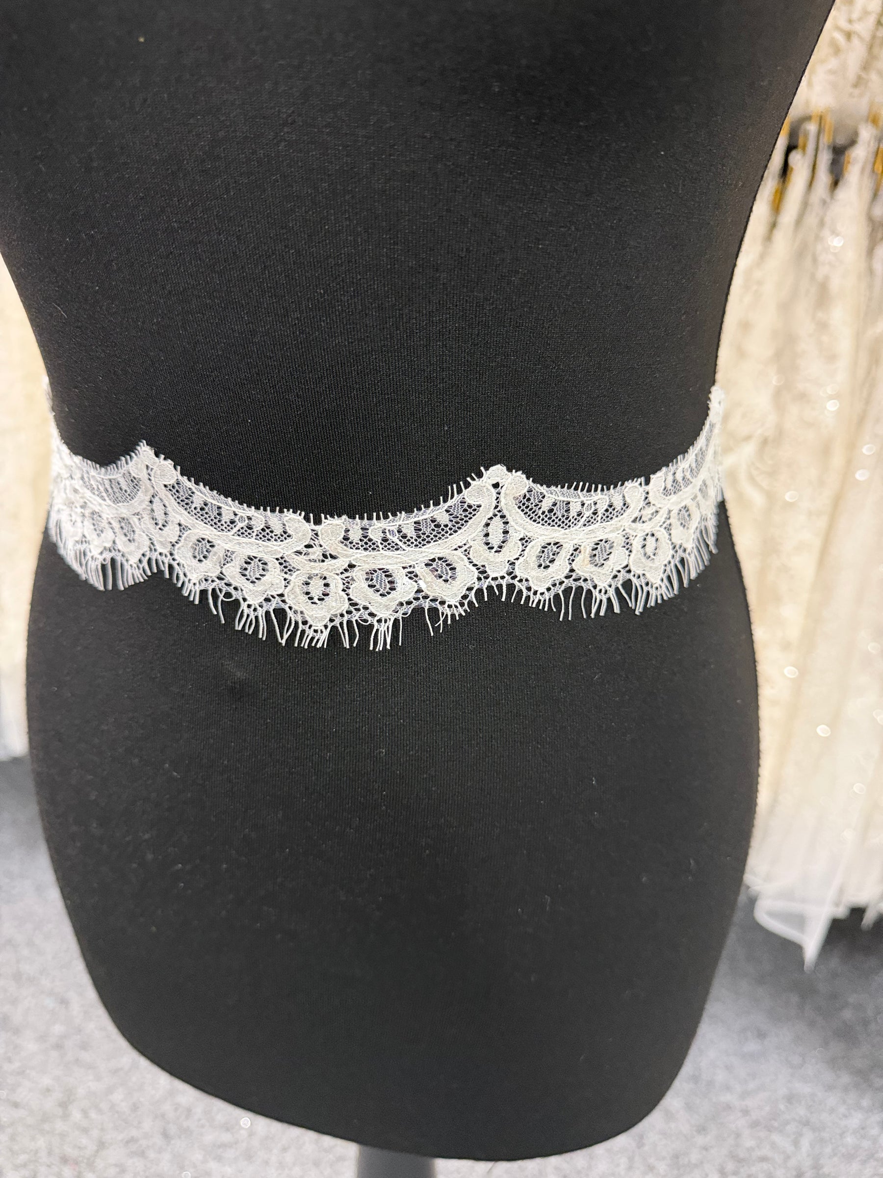 Ivory Sequin Lace Trim - T573
