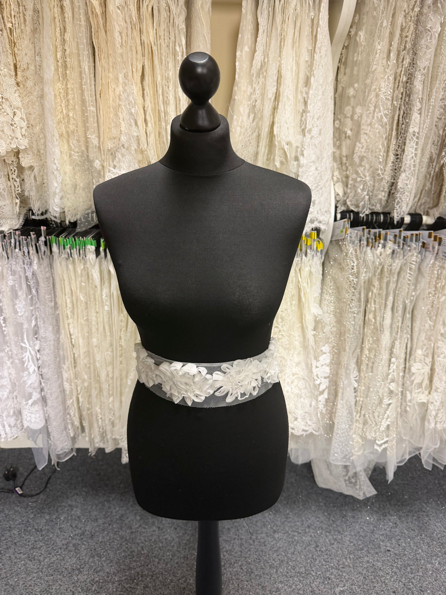 Ivory 3D Lace Trim - T355
