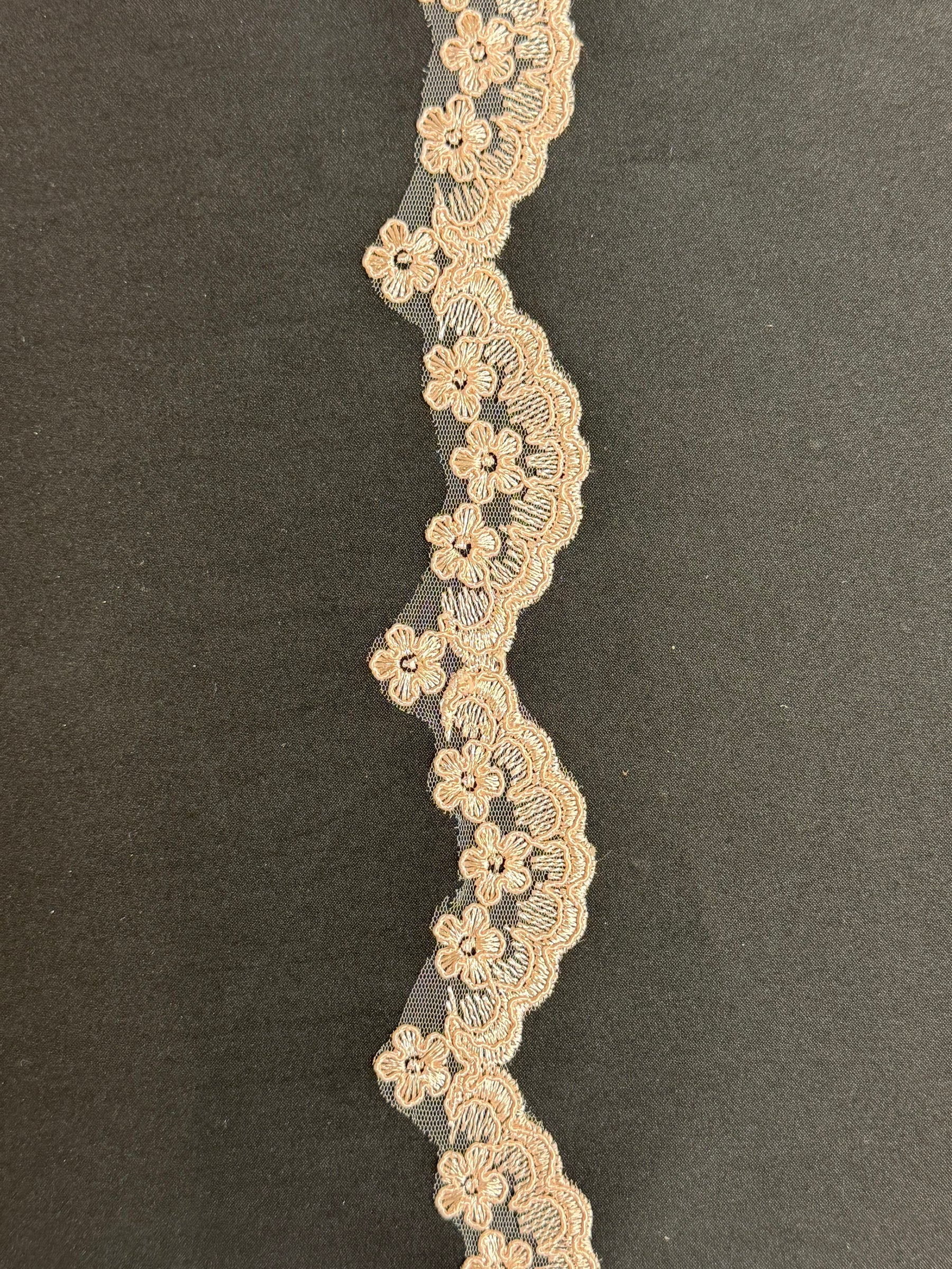 Antique Rose Corded Edging - T782
