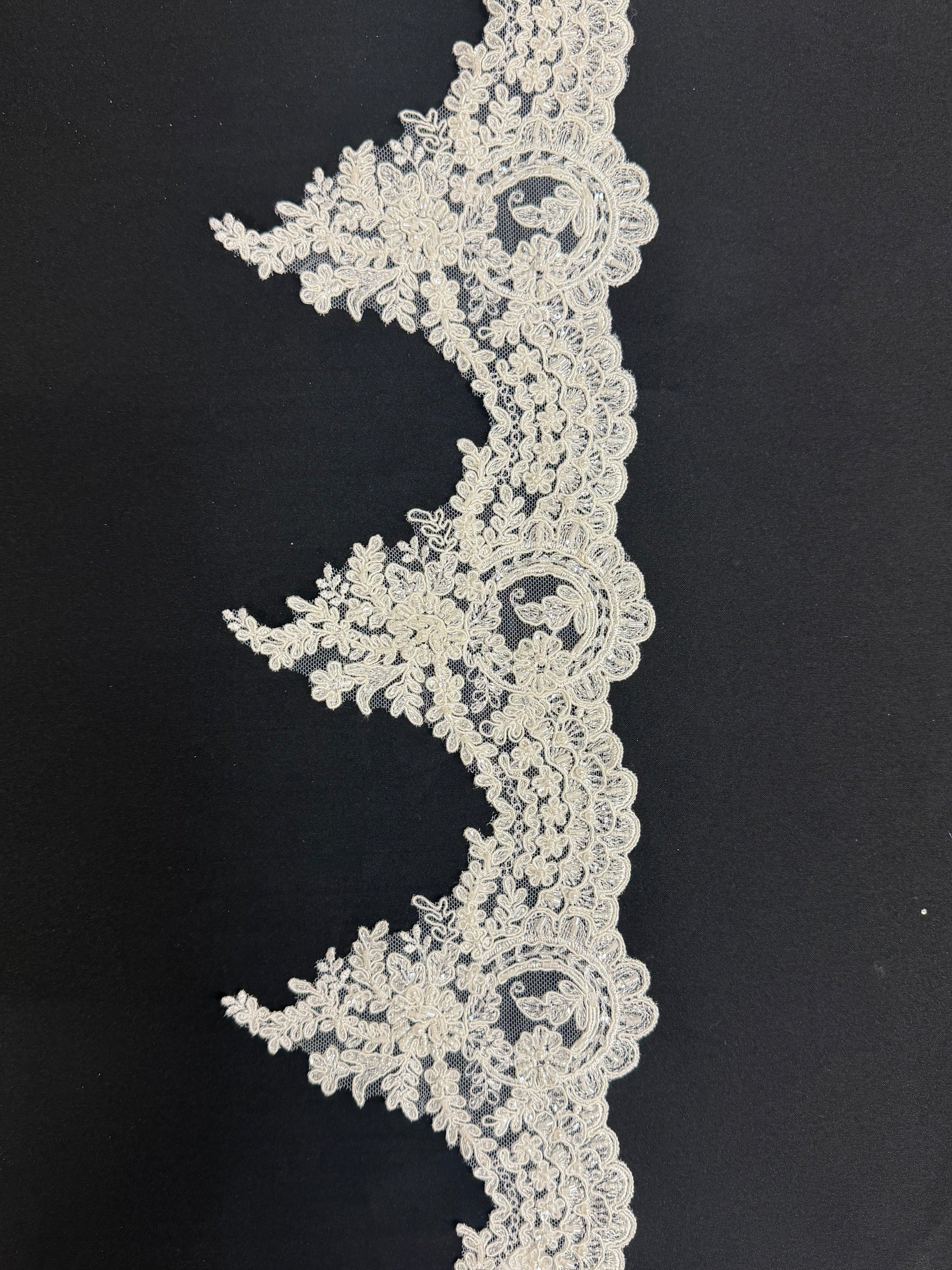 Ivory Beaded Edging - T710