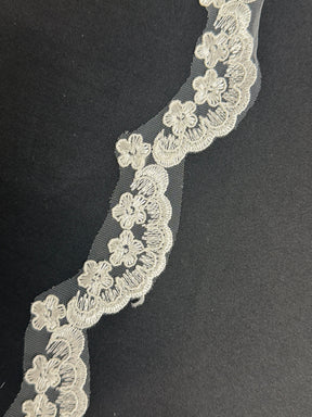 Ivory Corded Sequin Edging - T713