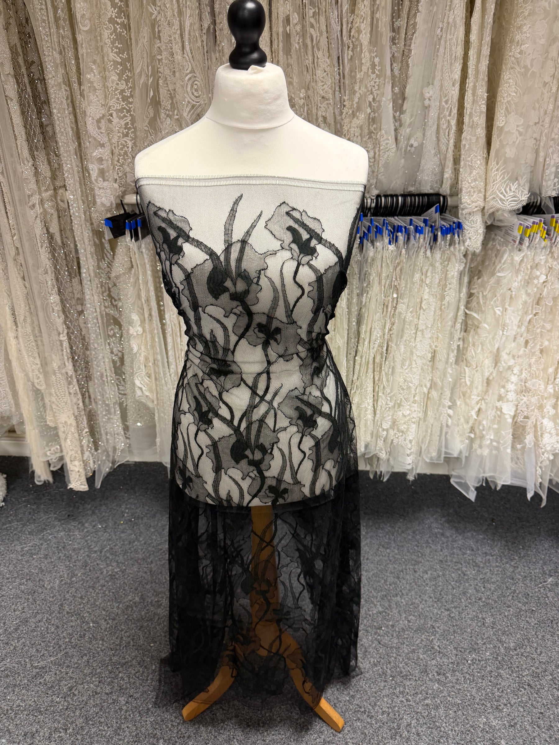 Black French Lace - LA2009