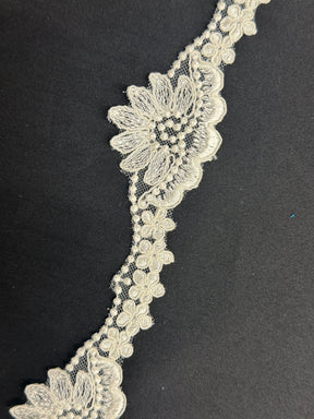 Ivory Lace Edging - T747